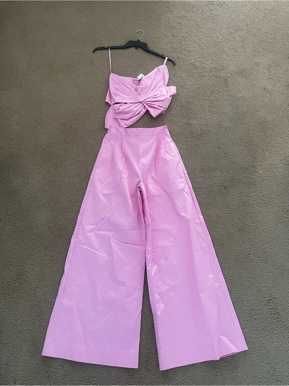 Glamour Set 🌸 Top- Medium Pants- Small NWT
